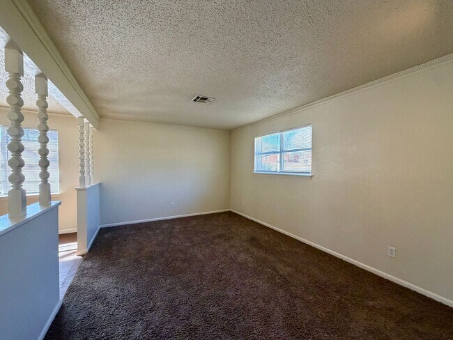 Foto del edificio - Single Family Home | Midway ISD