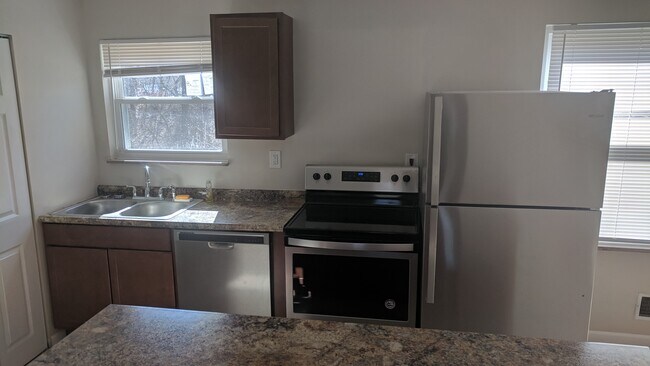 Building Photo - 3231 Alpine Pl