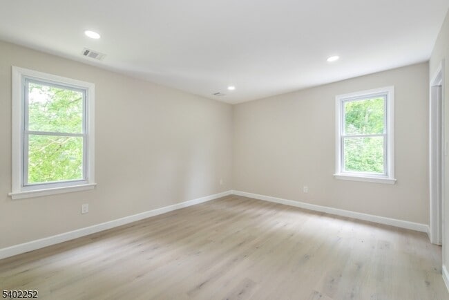 Building Photo - 2 New Mashipacong Rd