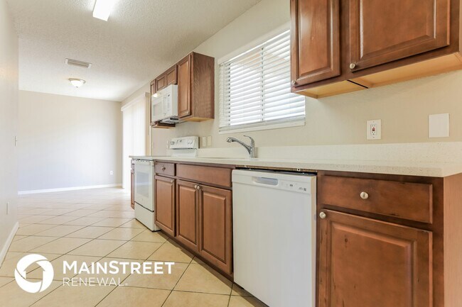 Foto del edificio - 22225 Seaton Ave