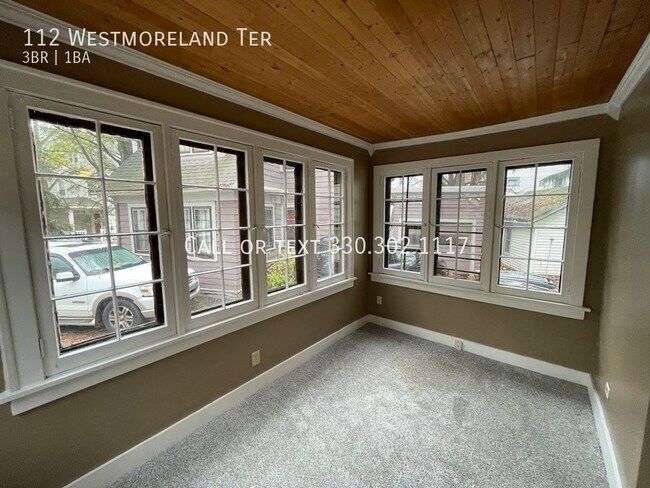 Building Photo - Three bedroom one bathroom home for rent