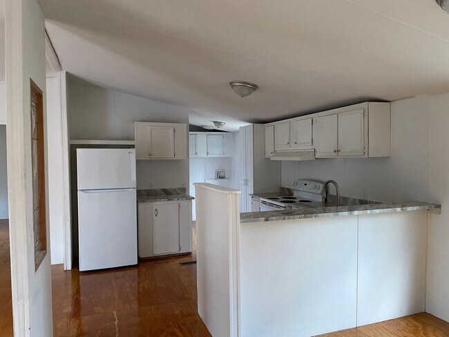 Building Photo - 2111 Comet