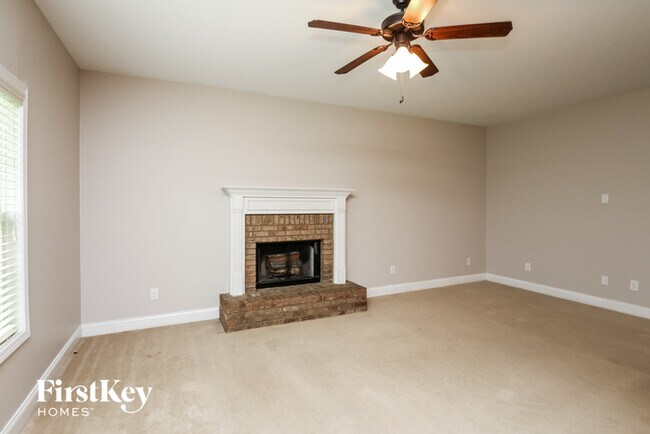 Building Photo - 6310 Spring Cove Dr