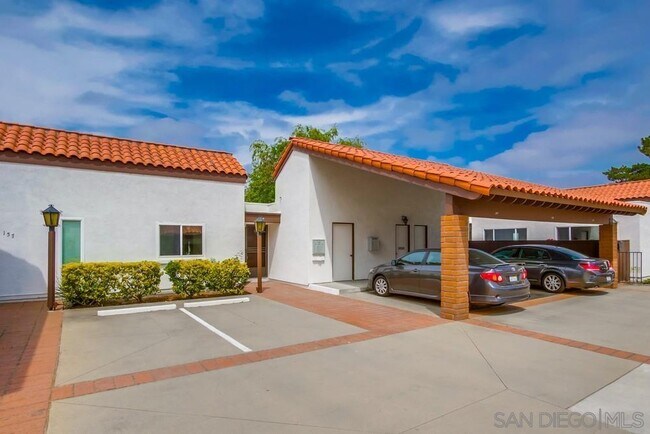 Building Photo - 12780 Avenida La Valencia