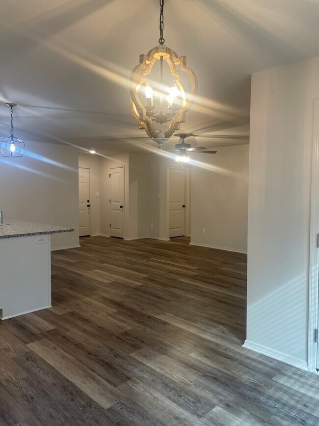 Building Photo - 1048 Heritage Way