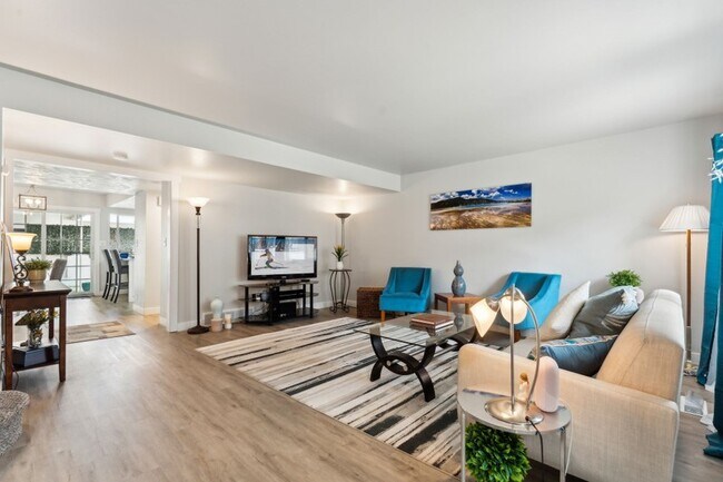 Foto del edificio - 750 E Three Fountains Dr
