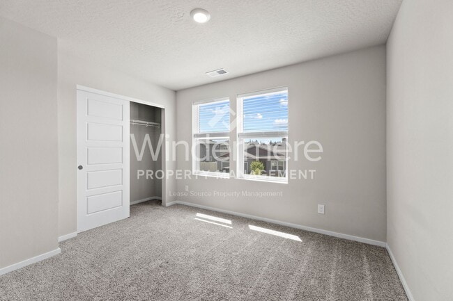 Building Photo - Beautiful New DR Horton 4 Bed 2.5 Bath Hom...