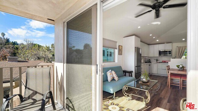 Foto del edificio - 116 S Glenroy Ave