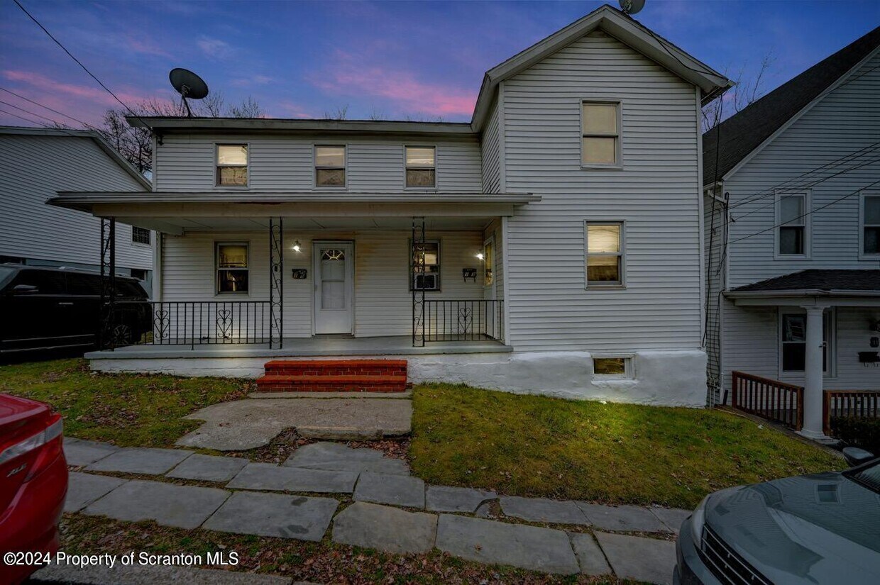 13 E Frothingham St, Pittston, PA 18640 Room for Rent in Pittston, PA