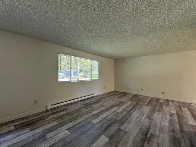 Building Photo - Charming 3BD/1.5BTH Home for Lease in Edmo...