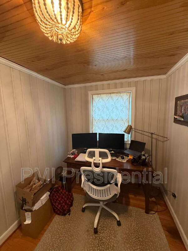 Foto del edificio - 7346 Edgeworth Rd