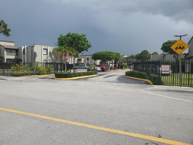 Foto del edificio - 10080 NW 9th St Cir