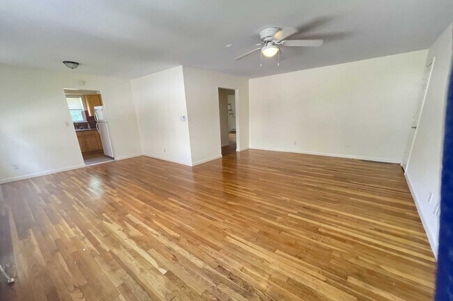 Foto del edificio - 1544 River Rd