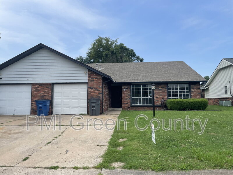 Foto principal - 9830 E 37th St