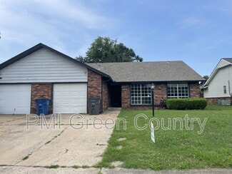 Building Photo - 9830 E 37th St