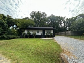 Building Photo - 414 Hollywood Dr