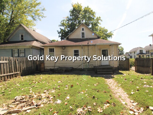 Building Photo - Oversized 3 BR 1 BA House with Partially F...