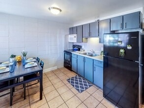 Building Photo - 562 N 200 E