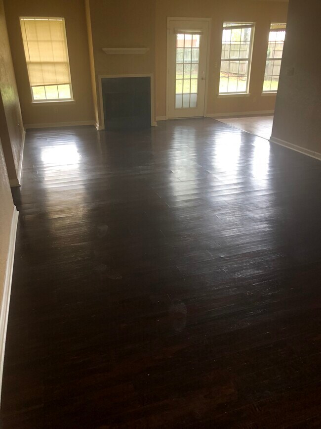 Building Photo - 1504 War Eagle Dr