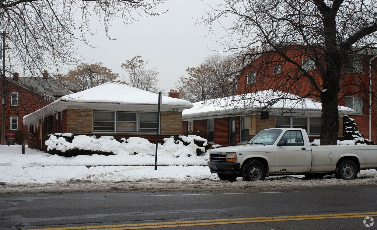 Building Photo - 13521 E Mcnichols Rd
