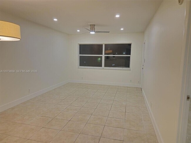 Building Photo - 4800 NW 35th St