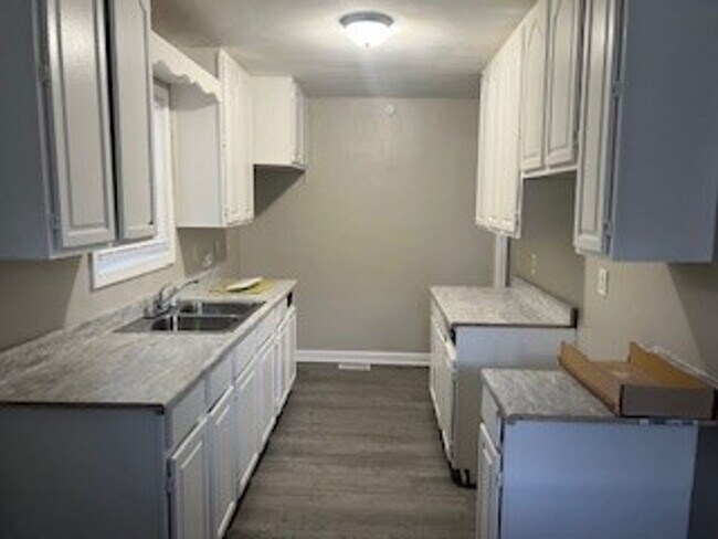 Foto del edificio - 3 Bedroom Home located on Indy's eastside