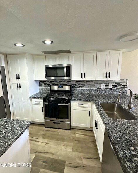 Foto del edificio - 1725 Catham Ln