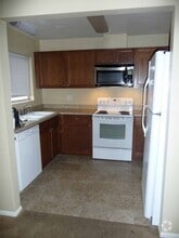 Building Photo - 2530 Clairemont Dr