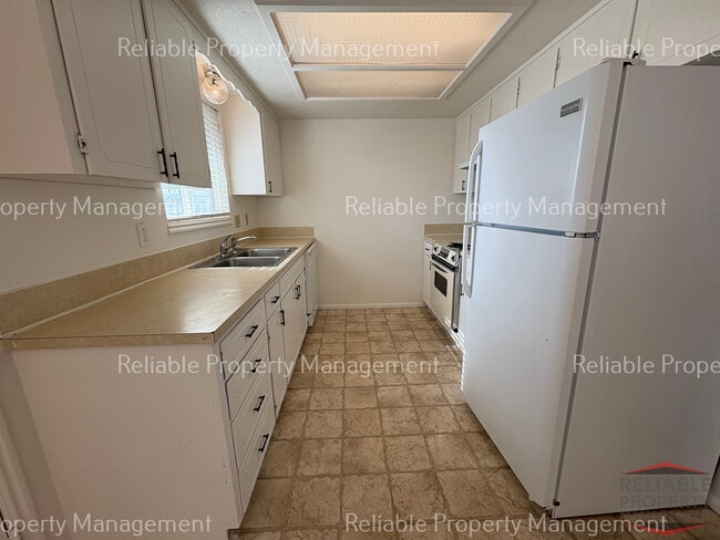 Building Photo - 1387 Elizabeth Cir