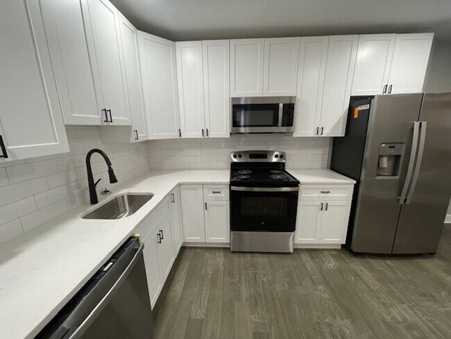 Building Photo - Modern Haddington Home