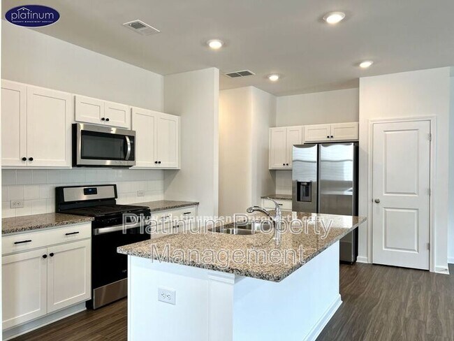 Foto del edificio - 5770 Thornton Dr