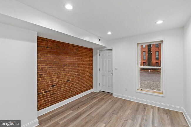 Building Photo - 458 Federal St