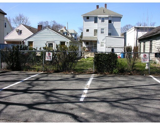 Building Photo - 16 Larrabee Ave