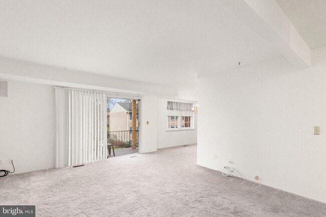 Building Photo - 206 Crocker Dr