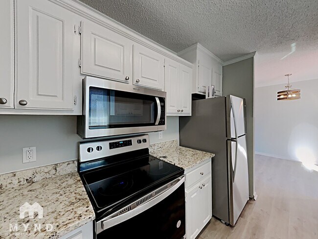 Foto del edificio - 512 Basswood Way