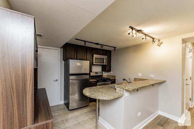 Foto del edificio - 2 bedroom in Chicago IL 60614