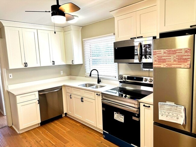 Building Photo - Charming 3BR House in Atlanta