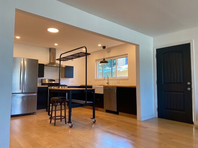 Foto del edificio - 4410 Edgewood Ave