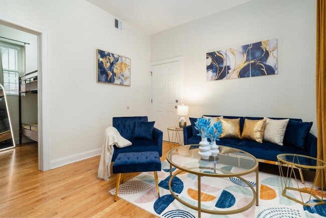 Building Photo - 2721 W Congress Pkwy