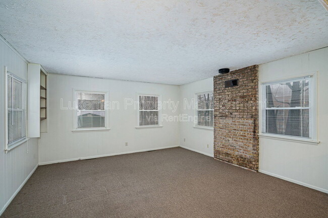 Building Photo - 2021 Academy St