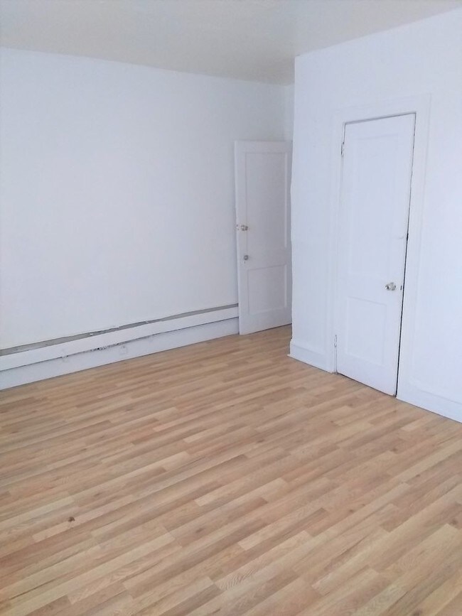 Building Photo - 278-280 S 58th St