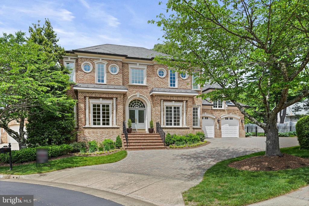 Foto principal - 7450 Old Maple Square