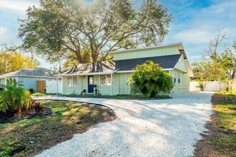 Building Photo - 2676 Martin St