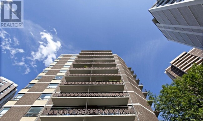 Building Photo - 55 Isabella St