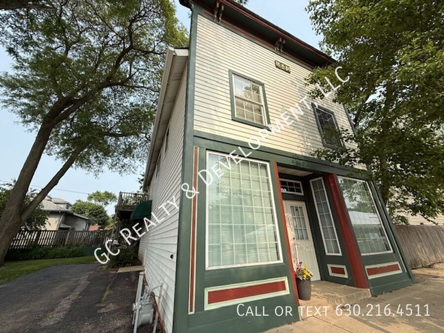 Primary Photo - 18 Spring St