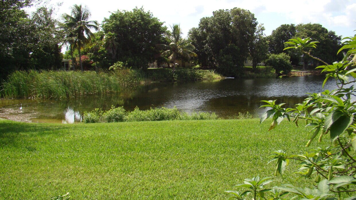 Foto del edificio - 3845 Victoria Dr