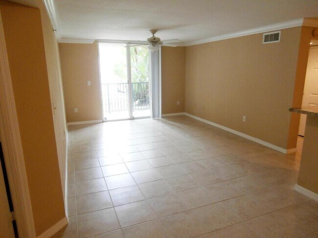 Building Photo - 15155 Michelangelo Blvd