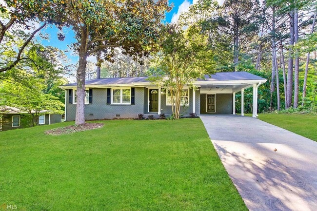 Building Photo - 121 Pine Forest Dr