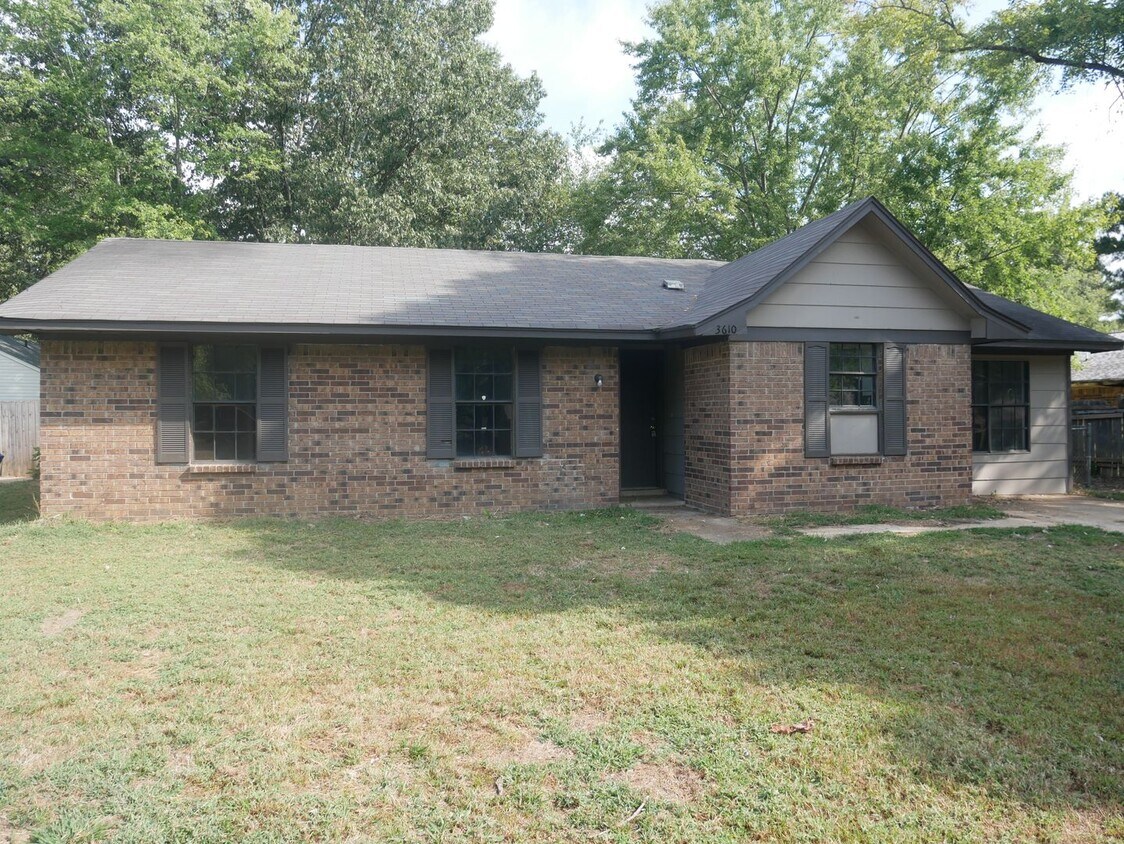 Primary Photo - 3610 Carroll Dr
