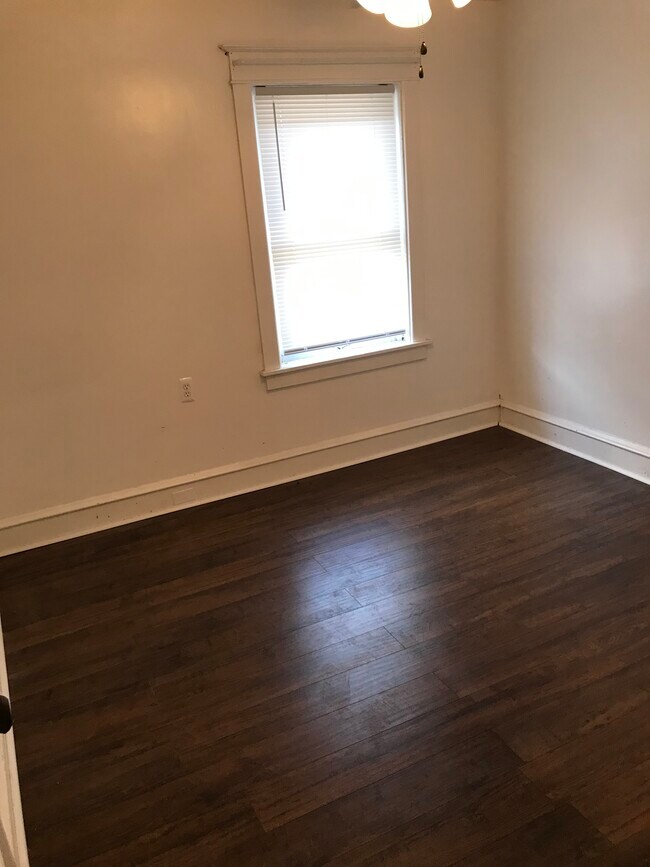 Foto del edificio - 1521 Upland St